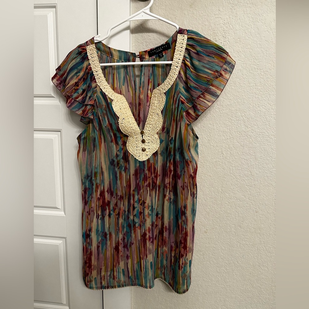 Sanctuary sleeveless blouse. Lovely color detail.